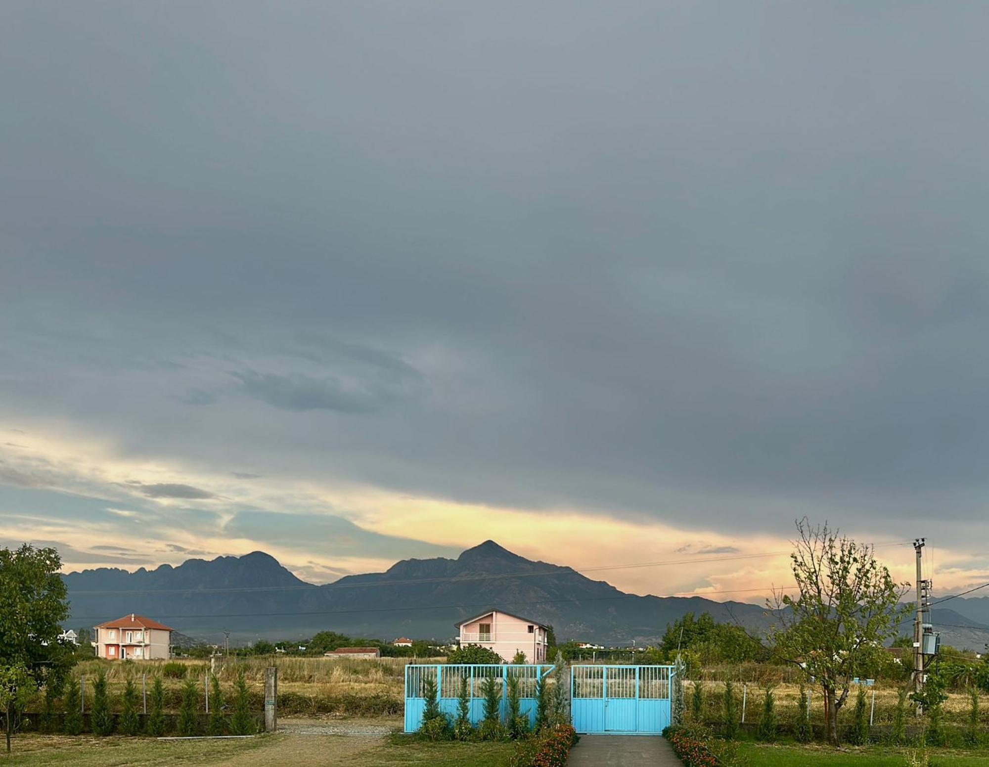Hotel Villa Ballkan Grile ภายนอก รูปภาพ